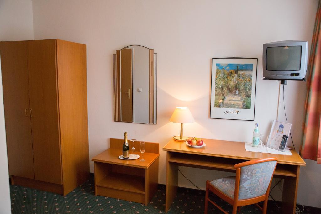 Hotel Cosima Vaterstetten Cameră foto